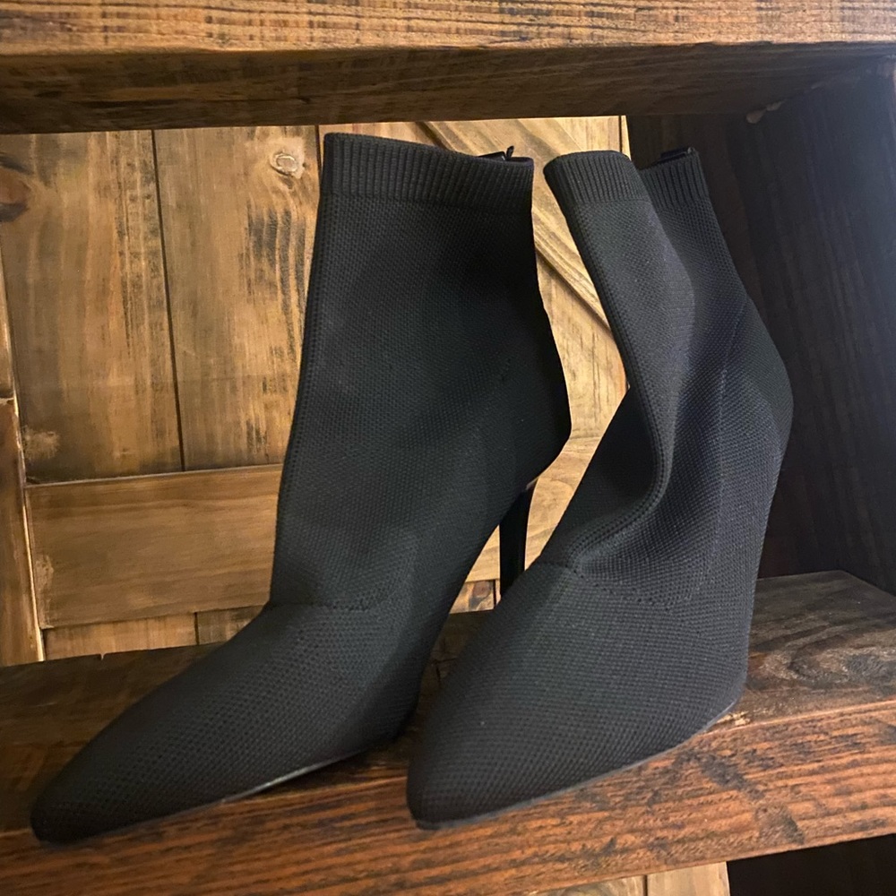 Calvin Klein Gabby Knit Bootie size 8